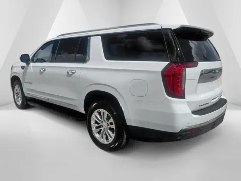 More photos of 2023 GMC Yukon XL SLT at Braden Cadillac GMC, OH
