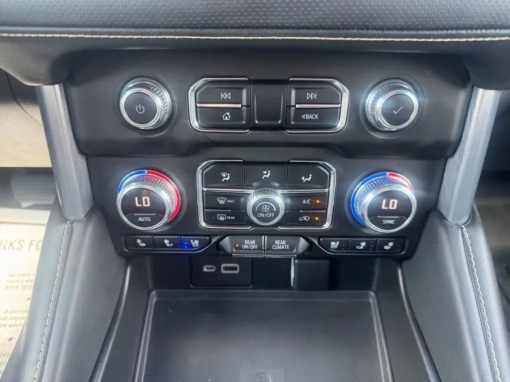 GMC Yukon XL photo 29