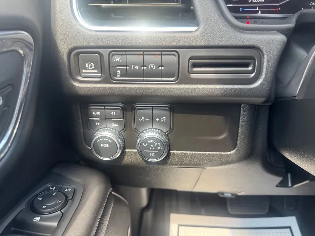 GMC Yukon XL photo 24