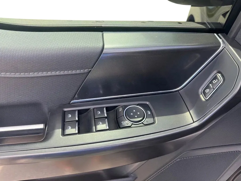Ford F-150 photo 12