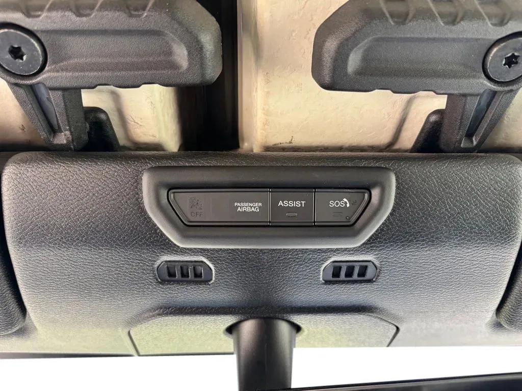 Jeep Wrangler photo 19