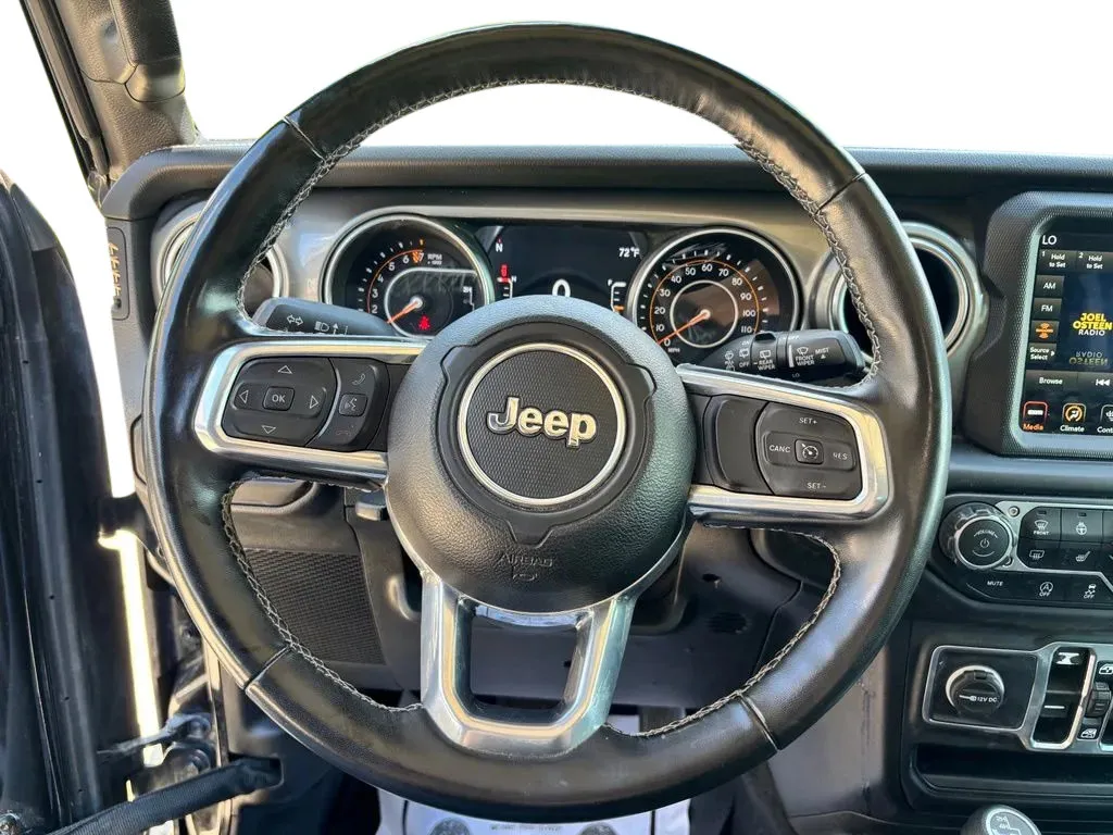 Jeep Wrangler photo 13