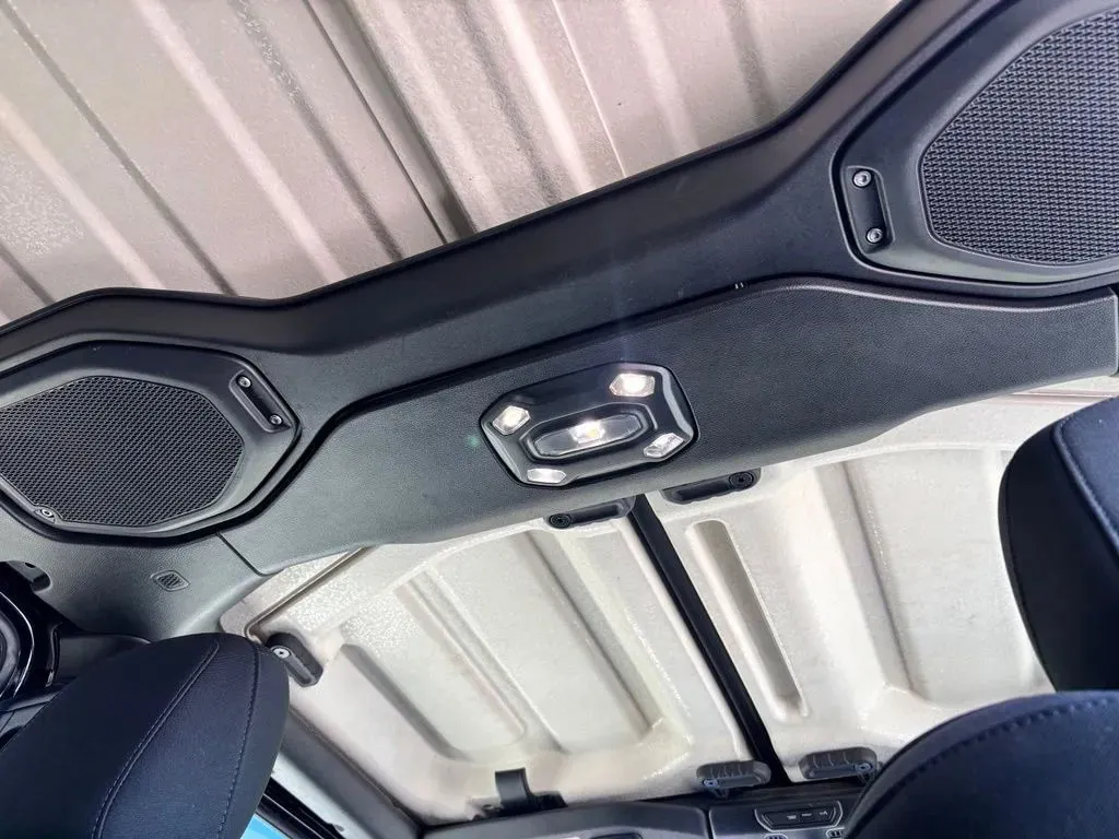Jeep Wrangler photo 28