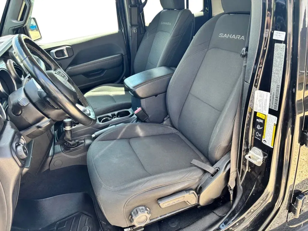Jeep Wrangler photo 22