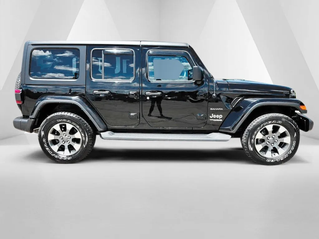 Jeep Wrangler photo 8