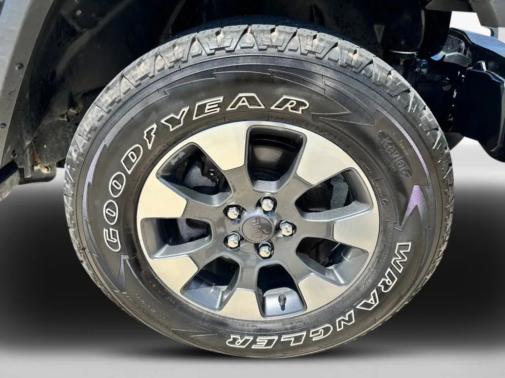 Jeep Wrangler photo 11