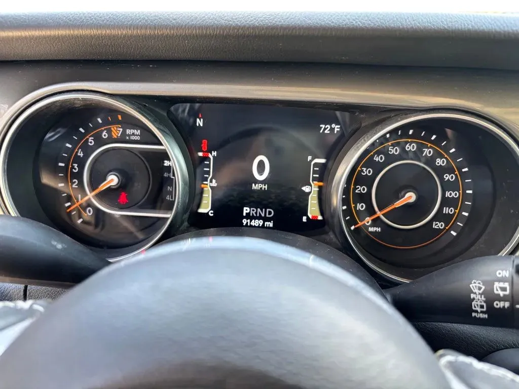 Jeep Wrangler photo 14