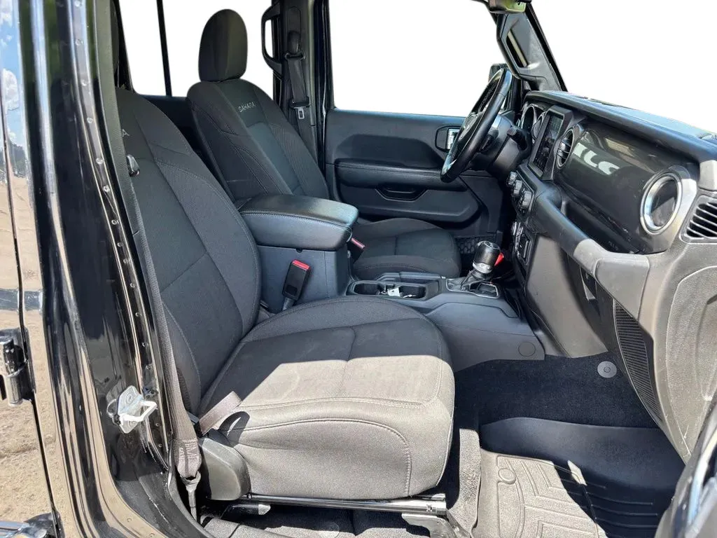 Jeep Wrangler photo 31