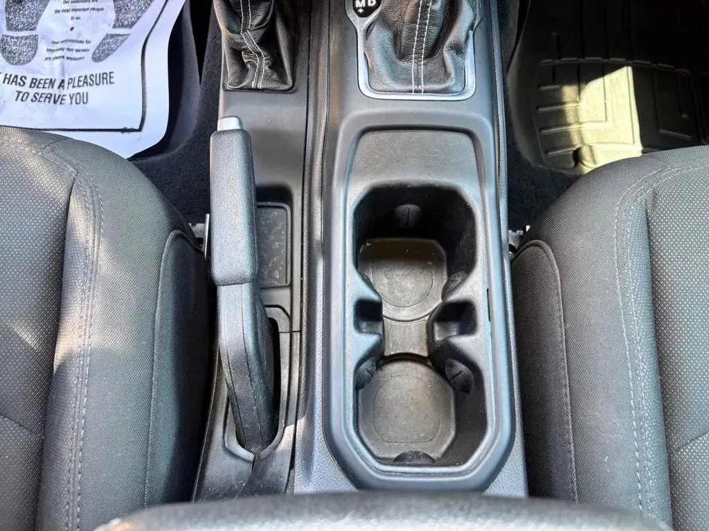 Jeep Wrangler photo 18