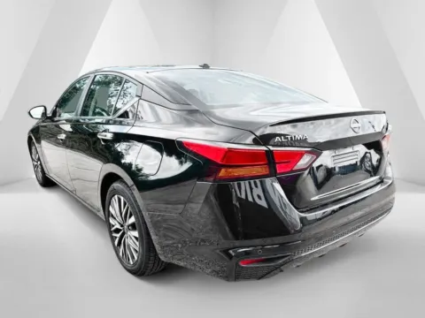More photos of 2024 Nissan Altima 2.5 SV at Braden Cadillac GMC, OH