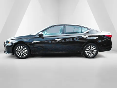 More photos of 2024 Nissan Altima 2.5 SV at Braden Cadillac GMC, OH