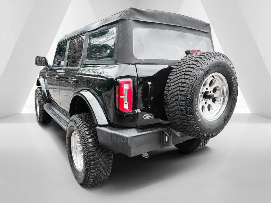 Ford Bronco photo 5