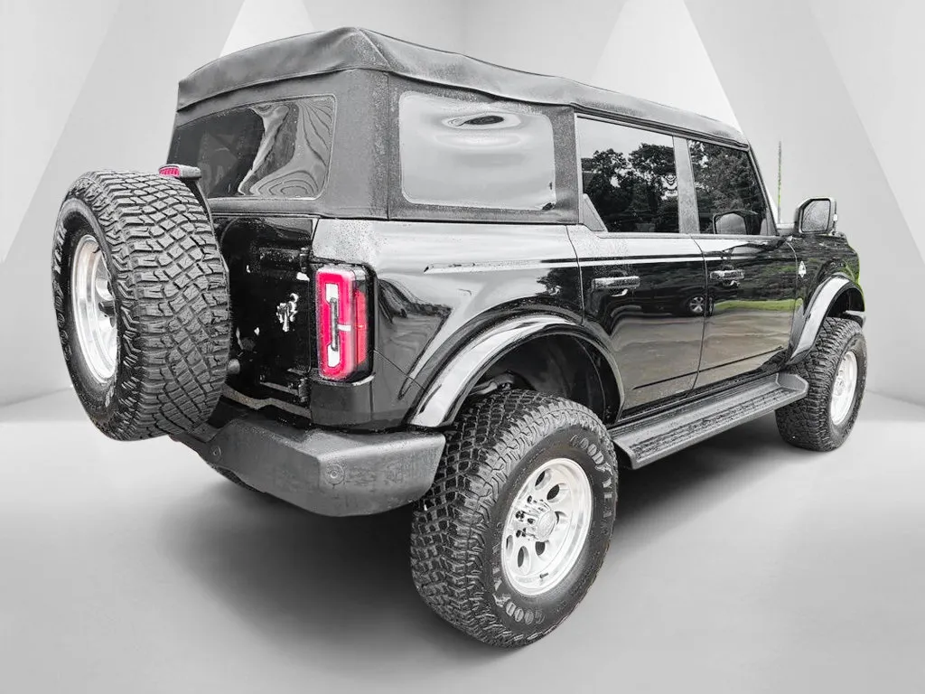 Ford Bronco photo 7