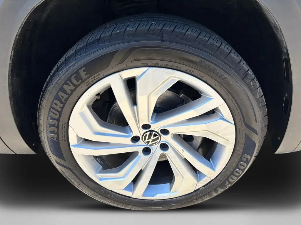 2023 Volkswagen Atlas SE w/Tech - Photo 10