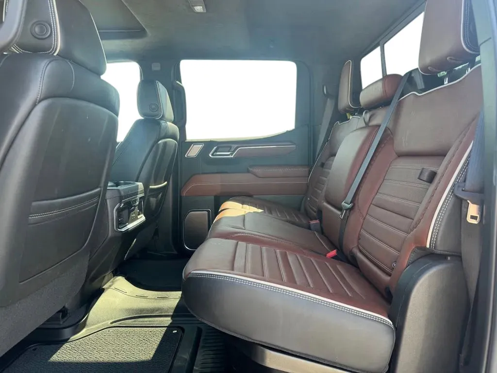 GMC Sierra photo 18