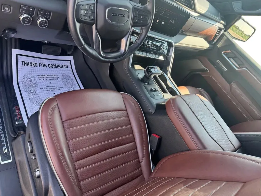 GMC Sierra photo 10