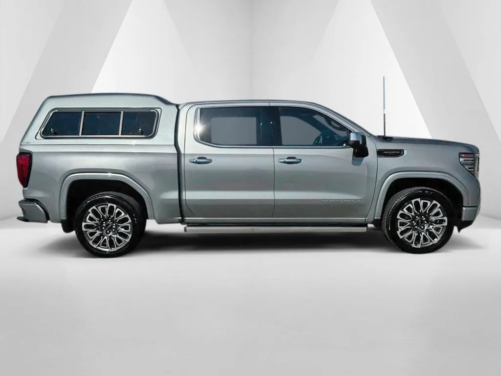GMC Sierra photo 8