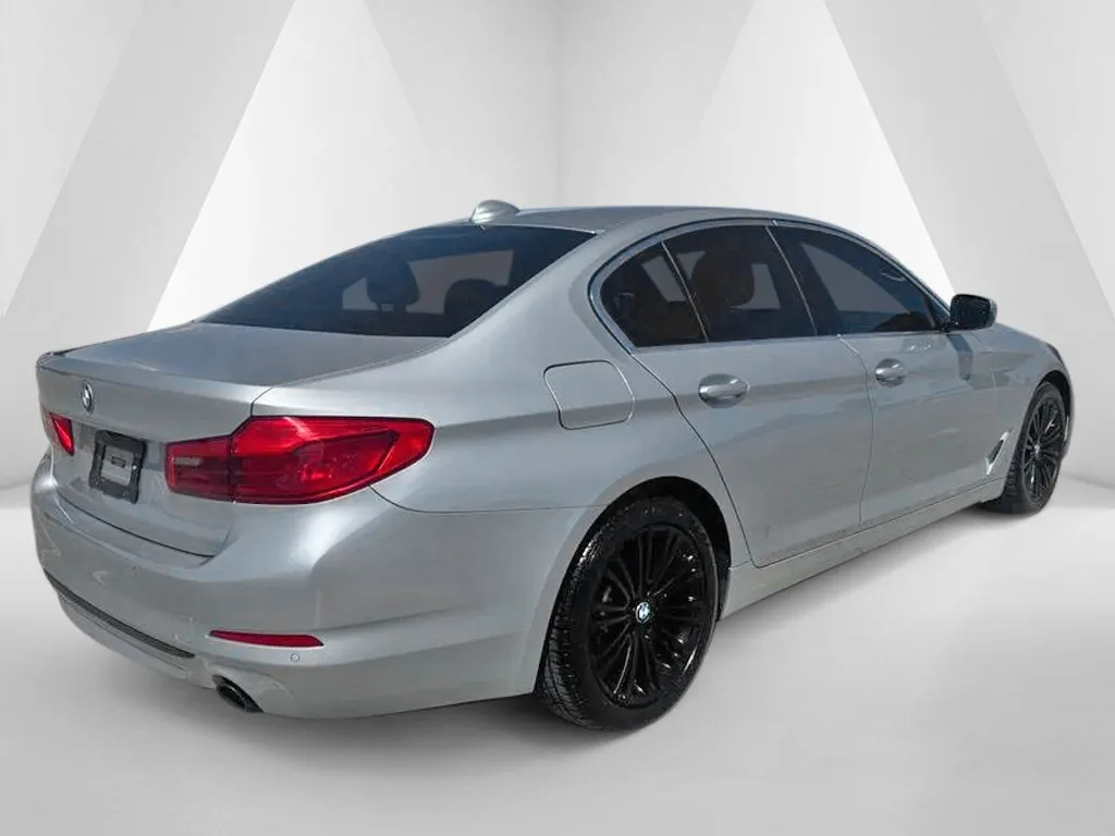 BMW 5 Series photo 7