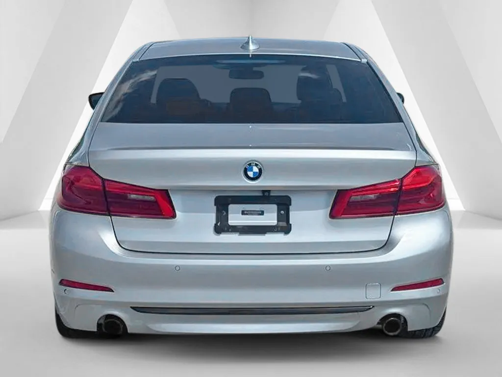 BMW 5 Series photo 6