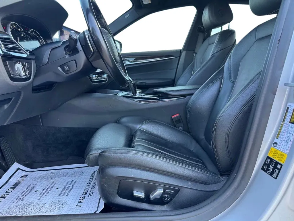 BMW 5 Series photo 9