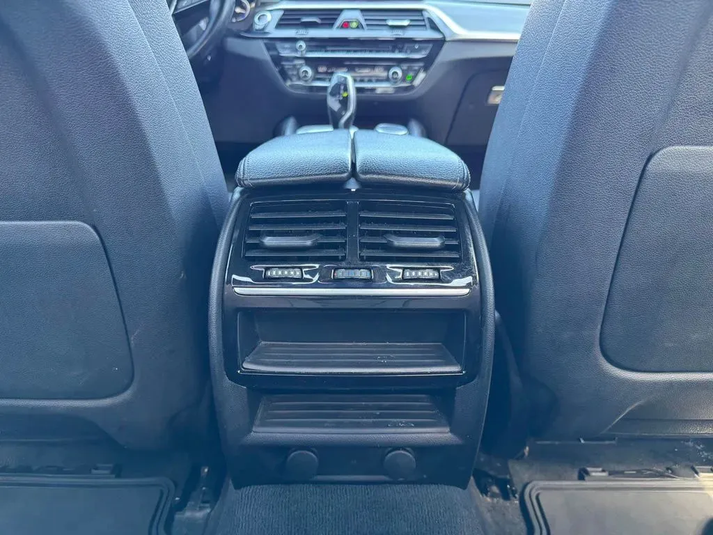 BMW 5 Series photo 20