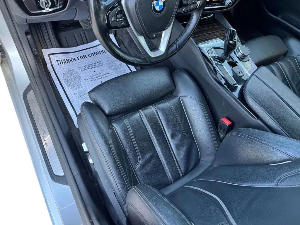 BMW 5 Series photo 10