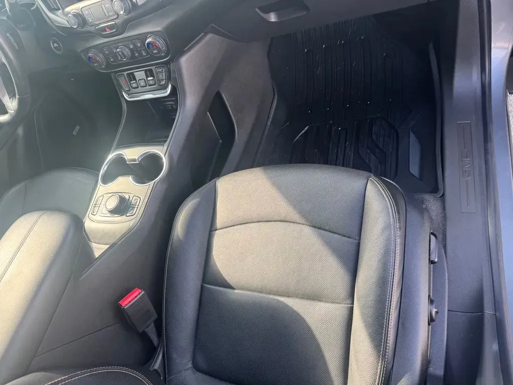 GMC Terrain photo 15