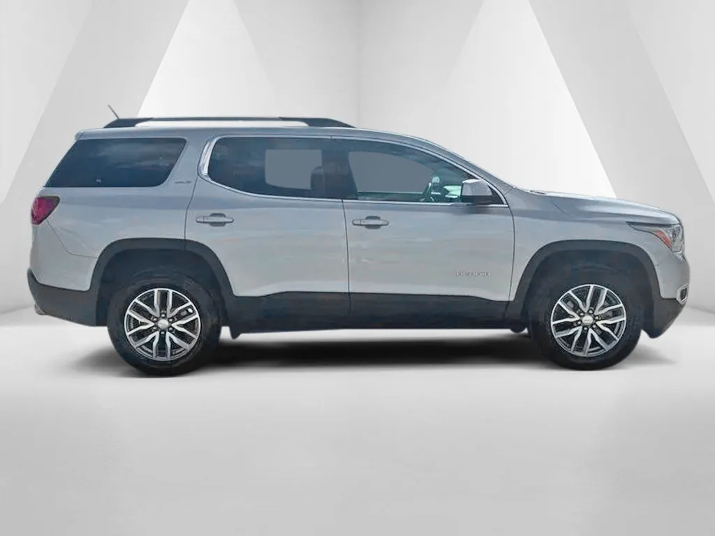 GMC Acadia photo 8