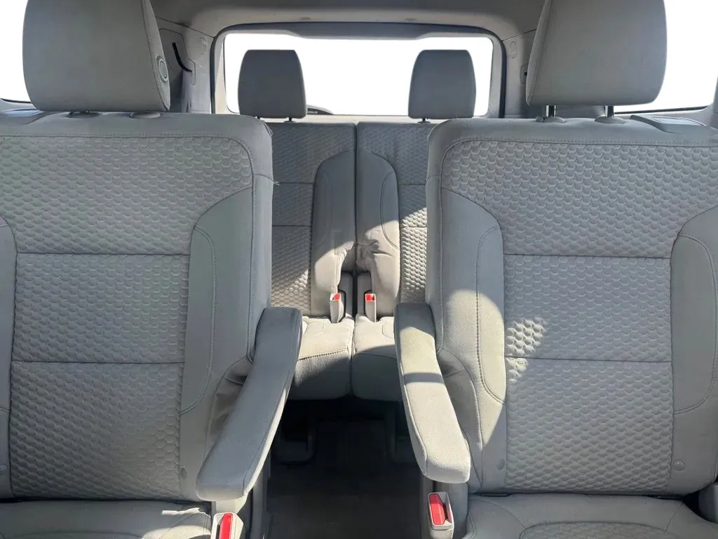 GMC Acadia photo 18