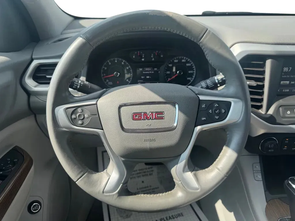 GMC Acadia photo 23