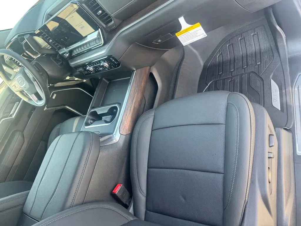 GMC Sierra photo 14