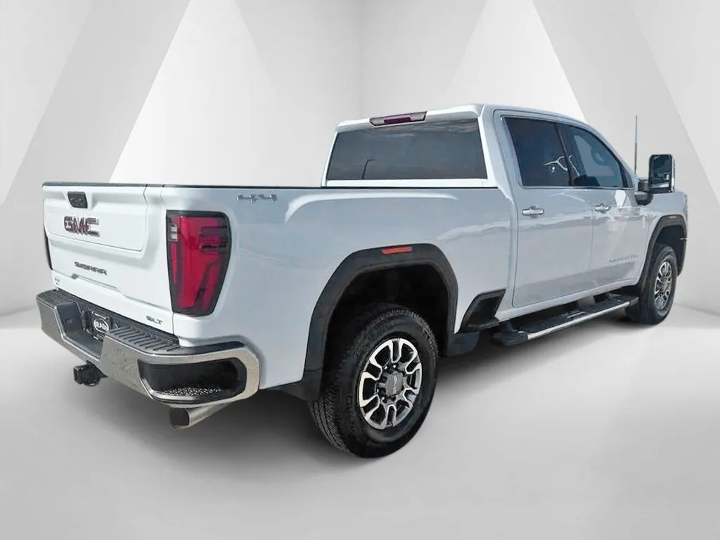 GMC Sierra photo 7