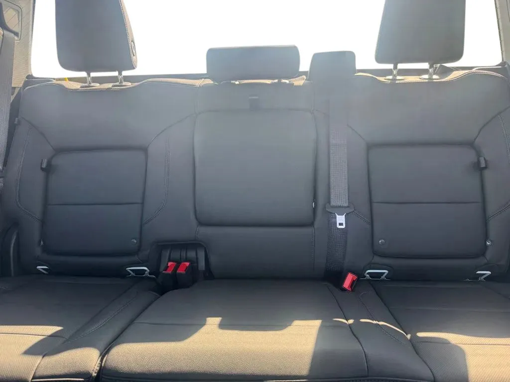 GMC Sierra photo 18