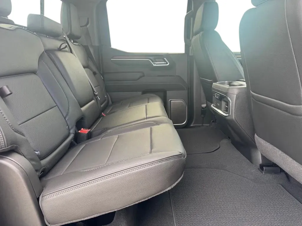 GMC Sierra photo 17