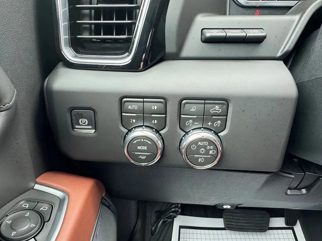 GMC Sierra photo 24