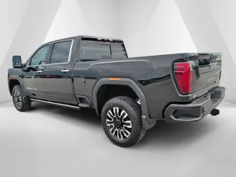 More photos of 2026 GMC Sierra 2500 HD Denali Ultimate at Braden Cadillac GMC, OH