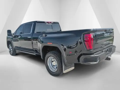 More photos of 2025 GMC Sierra 3500 HD Denali Ultimate at Braden Cadillac GMC, OH