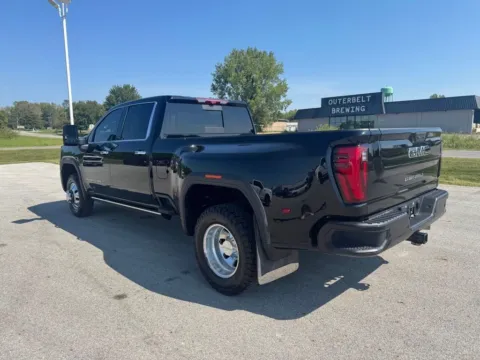 More photos of 2025 GMC Sierra 3500 HD Denali Ultimate at Braden Cadillac GMC, OH