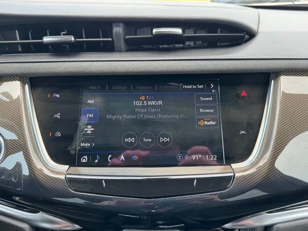 Cadillac XT6 photo 30