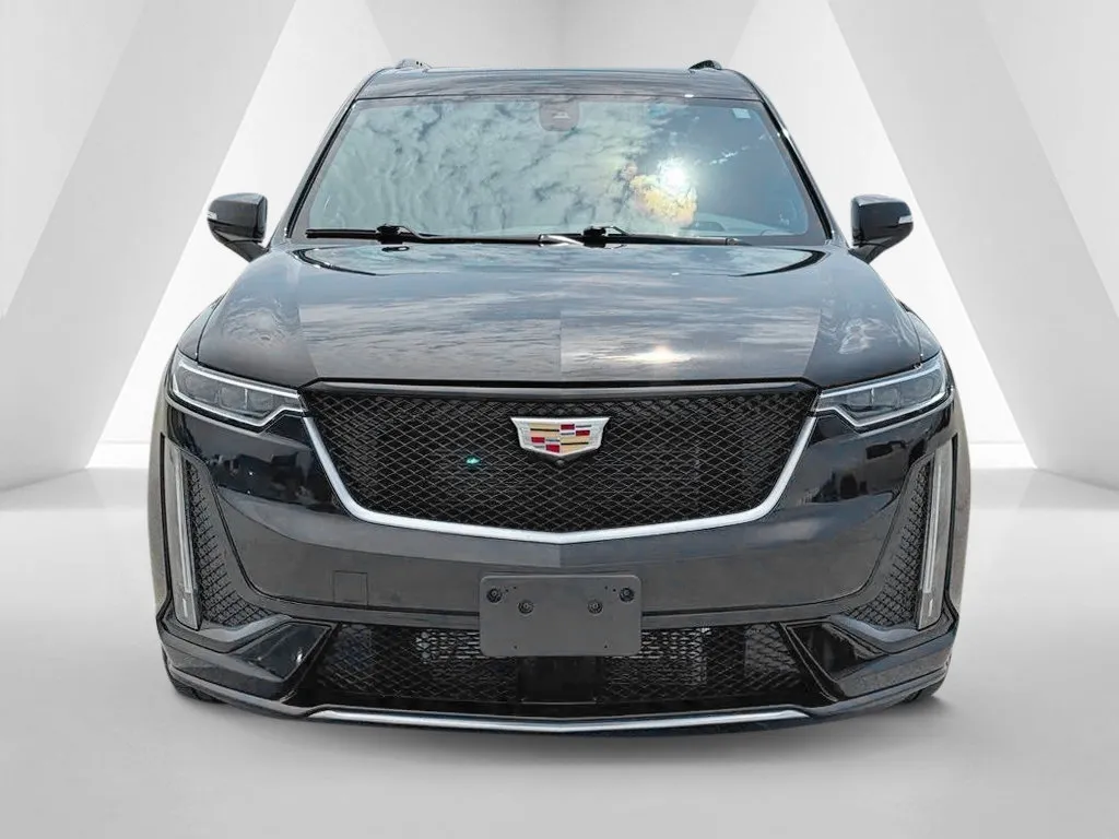 Cadillac XT6 photo 2
