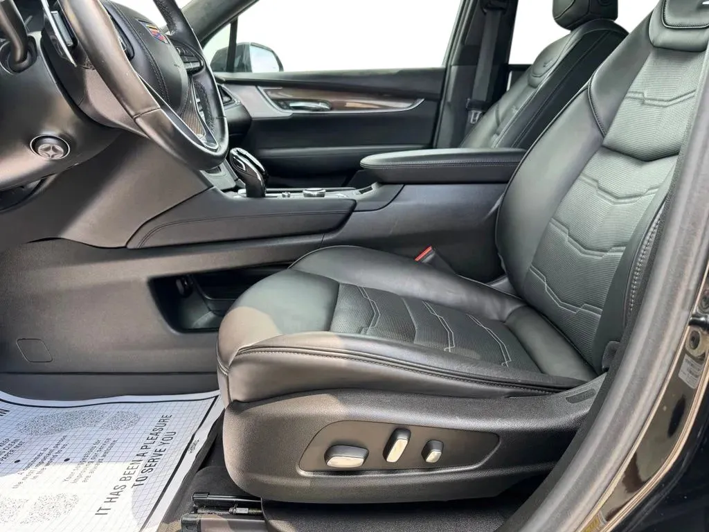 Cadillac XT6 photo 9