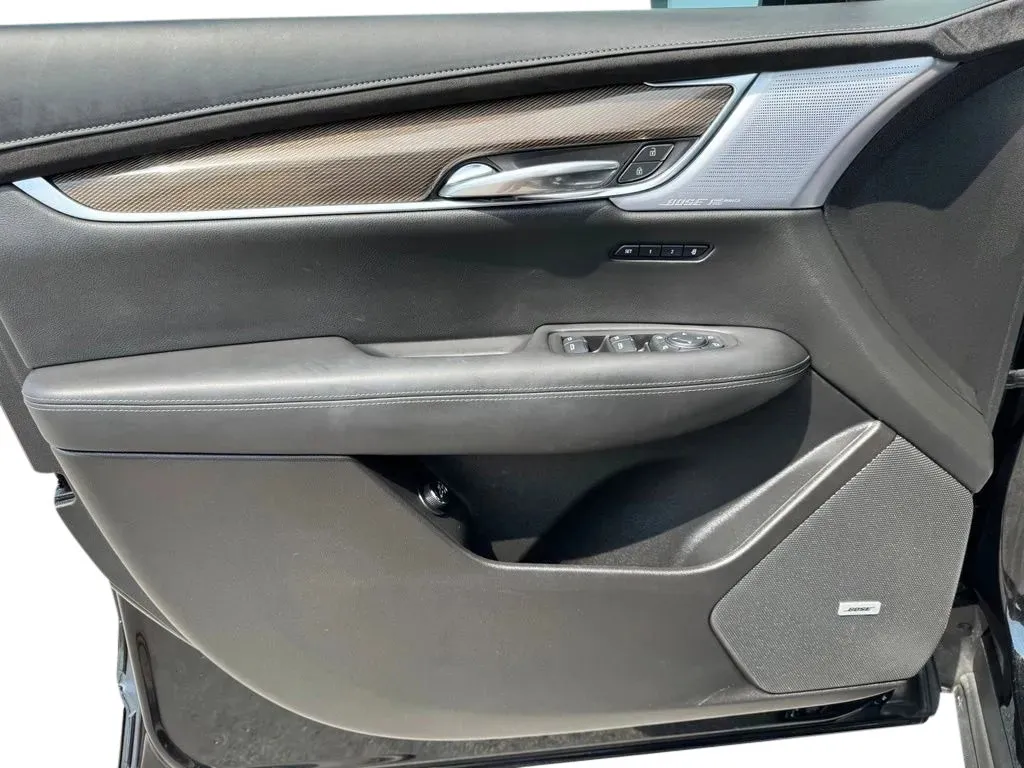 Cadillac XT6 photo 12