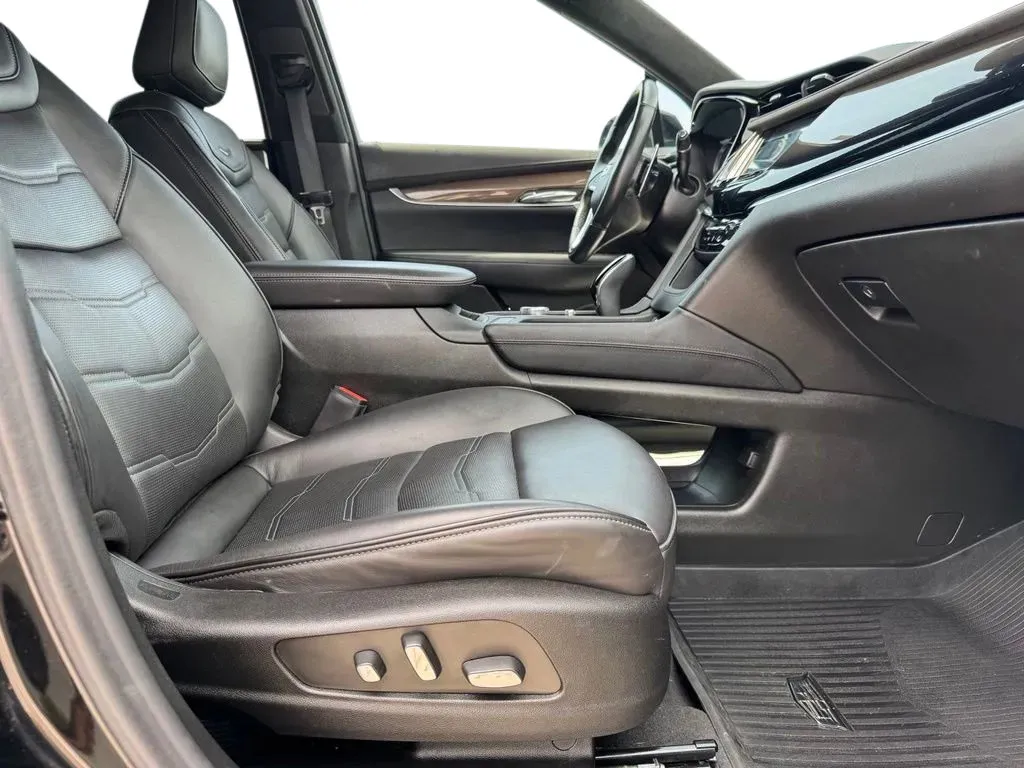 Cadillac XT6 photo 14