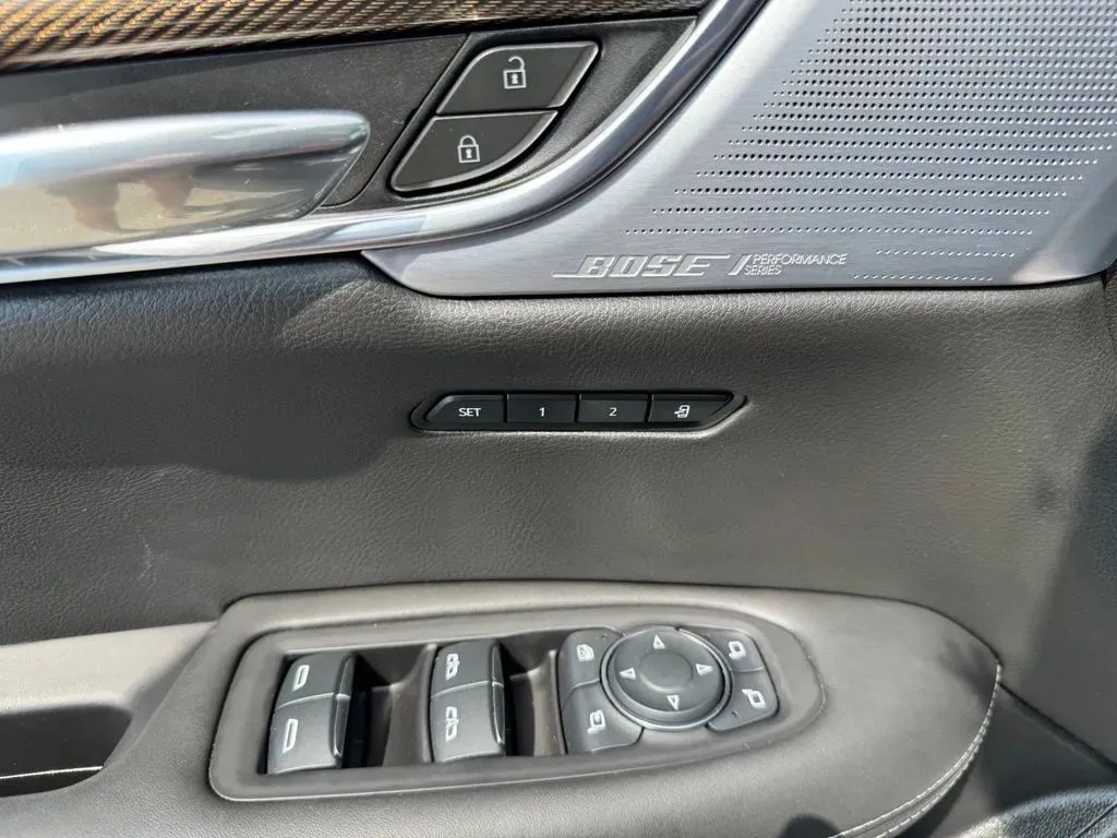 Cadillac XT6 photo 13