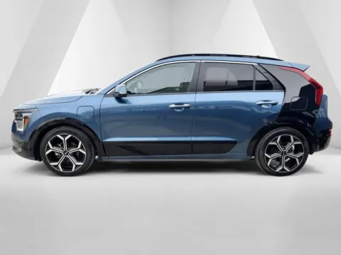 More photos of 2023 Kia Niro Plug-In Hybrid SX at Braden Cadillac GMC, OH