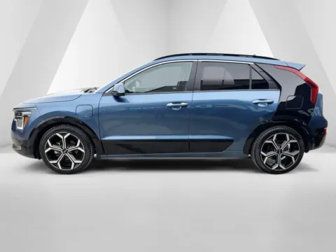 More photos of 2023 Kia Niro Plug-In Hybrid SX at Braden Cadillac GMC, OH