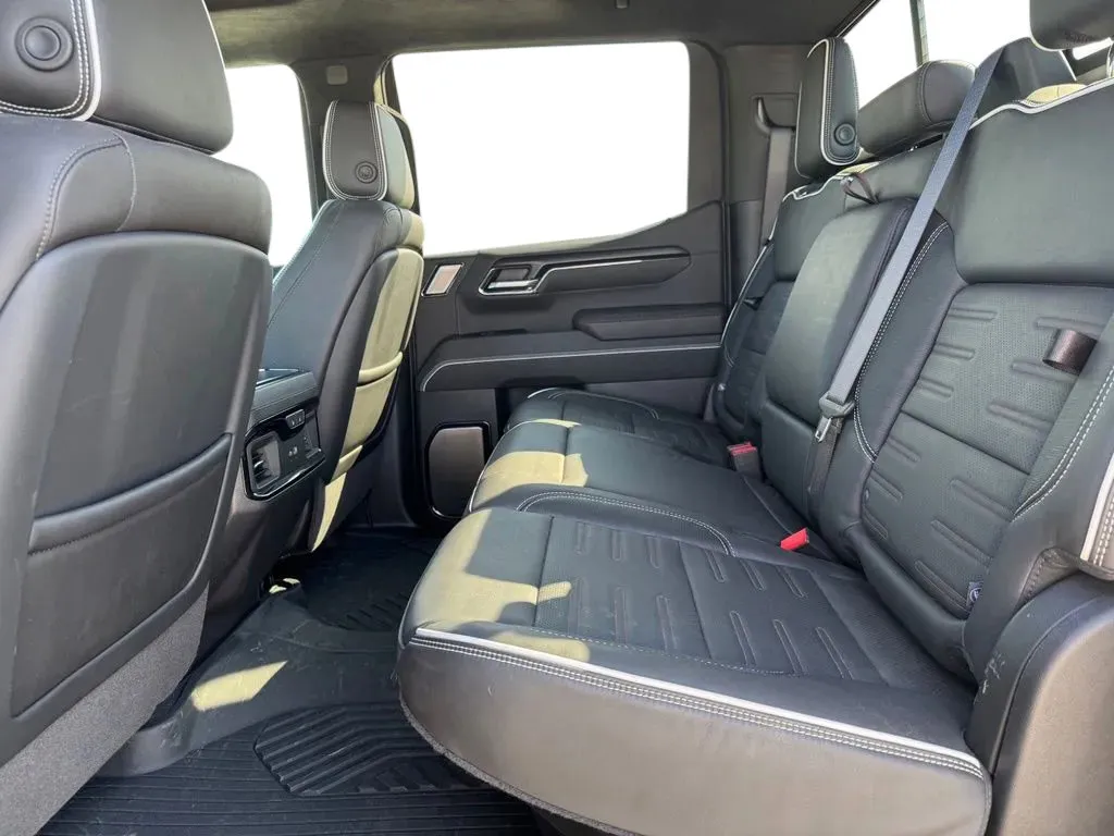 GMC Sierra photo 18