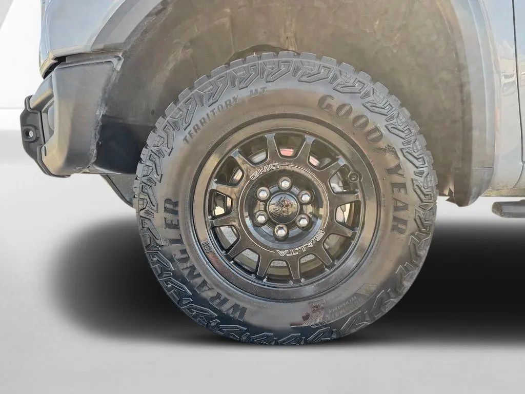 GMC Sierra photo 37