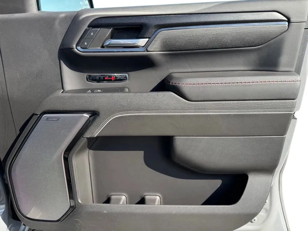 GMC Sierra photo 16