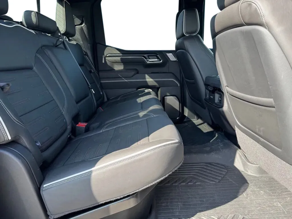 GMC Sierra photo 17
